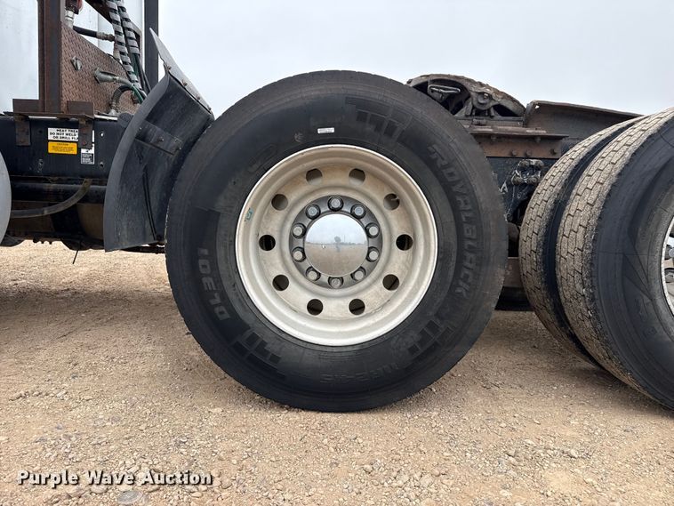 image for item FB6791 1999 Kenworth W900B semi truck