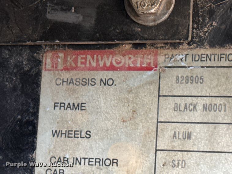 image for item FB6791 1999 Kenworth W900B semi truck