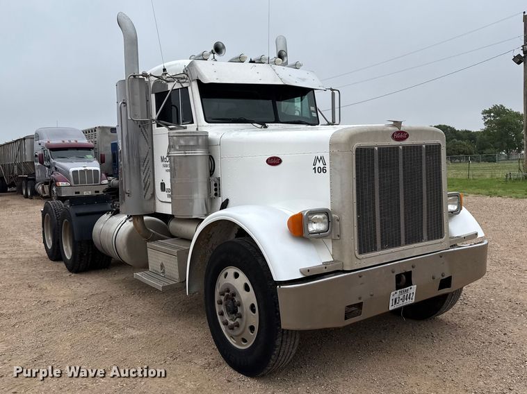 image for item FB6792 2001 Peterbilt 379 semi truck
