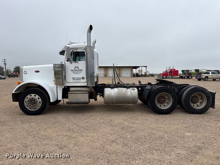 image for item FB6792 2001 Peterbilt 379 semi truck