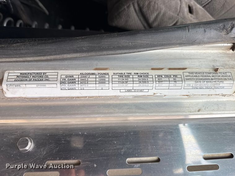 image for item FB6792 2001 Peterbilt 379 semi truck