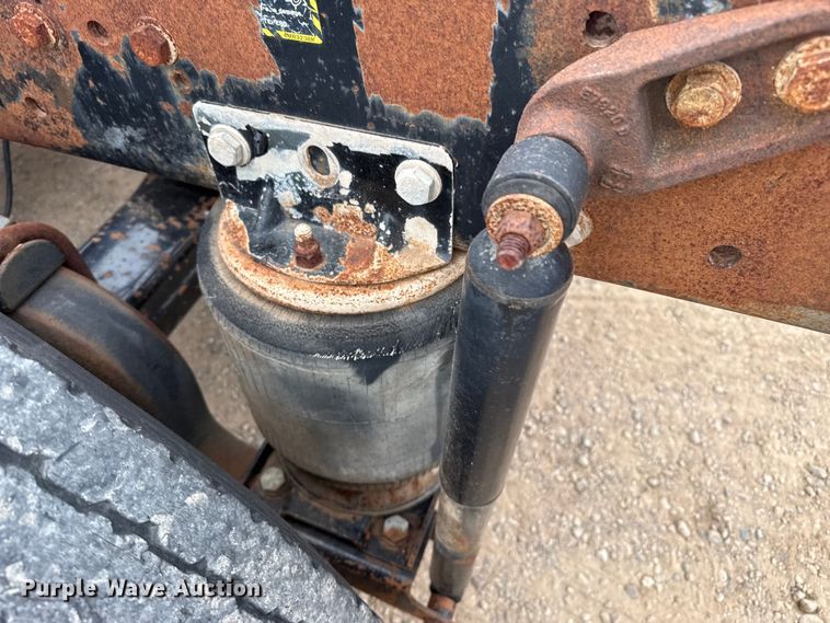 image for item FB6793 2004 Mack CH613 semi truck