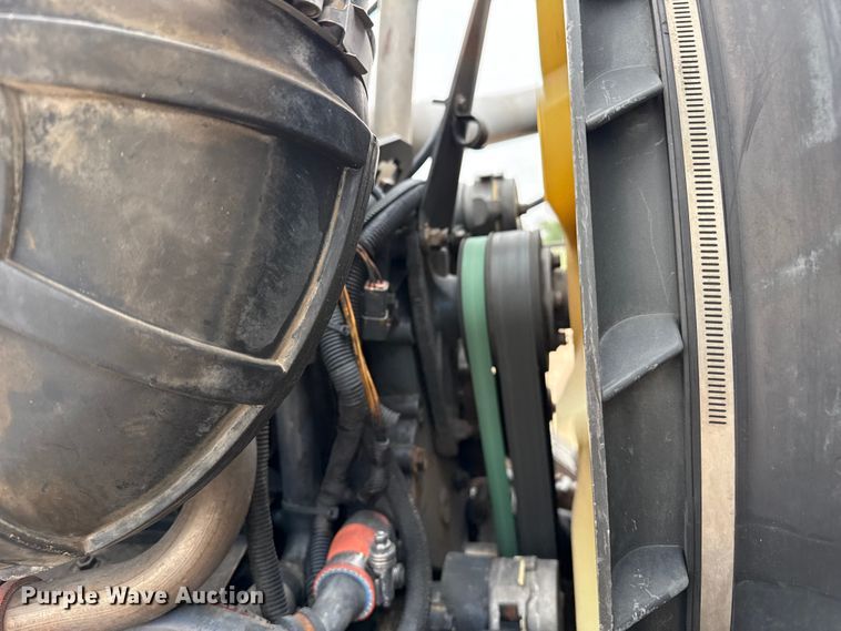 image for item FB6793 2004 Mack CH613 semi truck