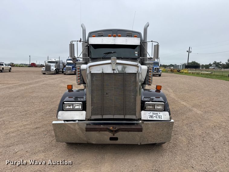 image for item FB6795 1999 Kenworth W900B semi truck