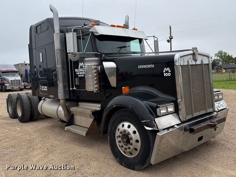 image for item FB6795 1999 Kenworth W900B semi truck
