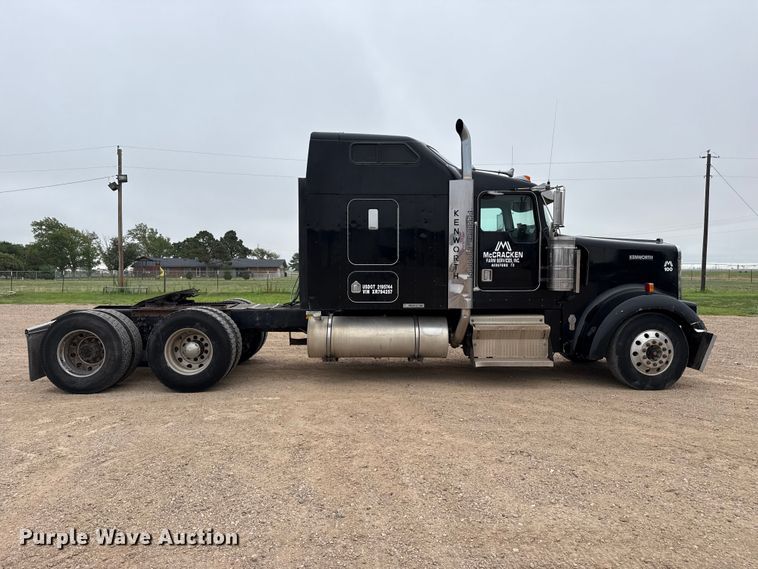 image for item FB6795 1999 Kenworth W900B semi truck