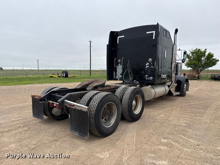 image for item FB6795 1999 Kenworth W900B semi truck