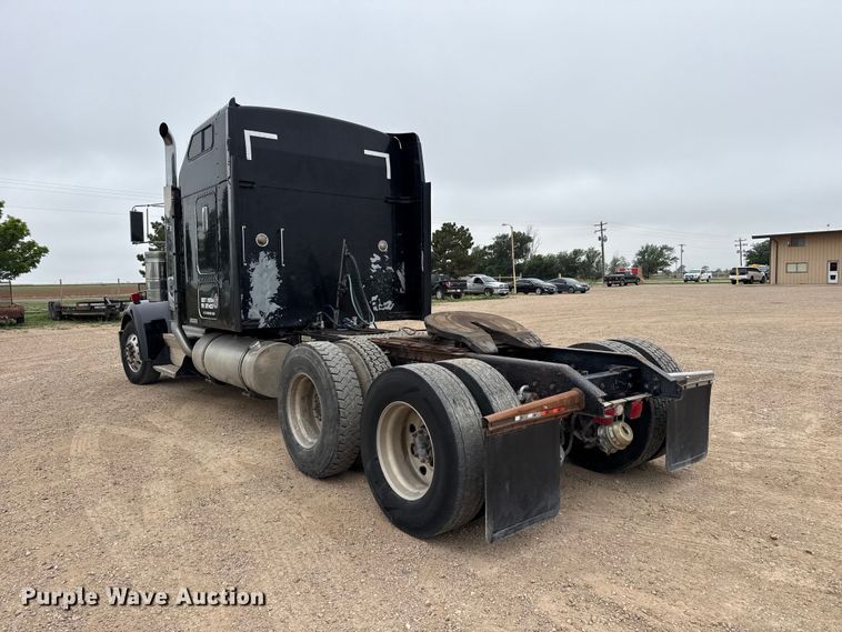 image for item FB6795 1999 Kenworth W900B semi truck