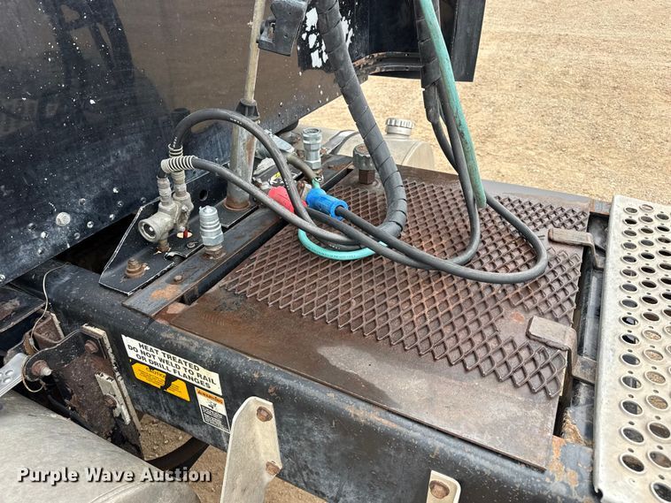 image for item FB6795 1999 Kenworth W900B semi truck