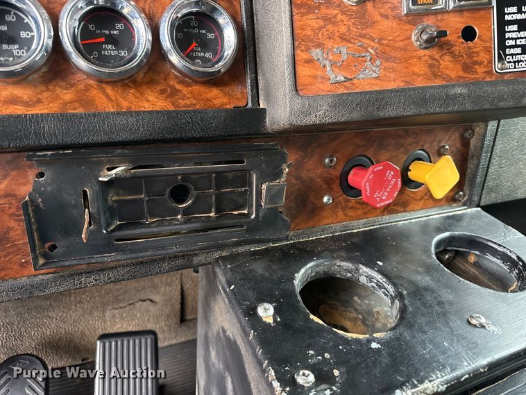 image for item FB6795 1999 Kenworth W900B semi truck