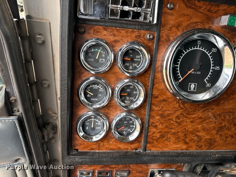 image for item FB6795 1999 Kenworth W900B semi truck