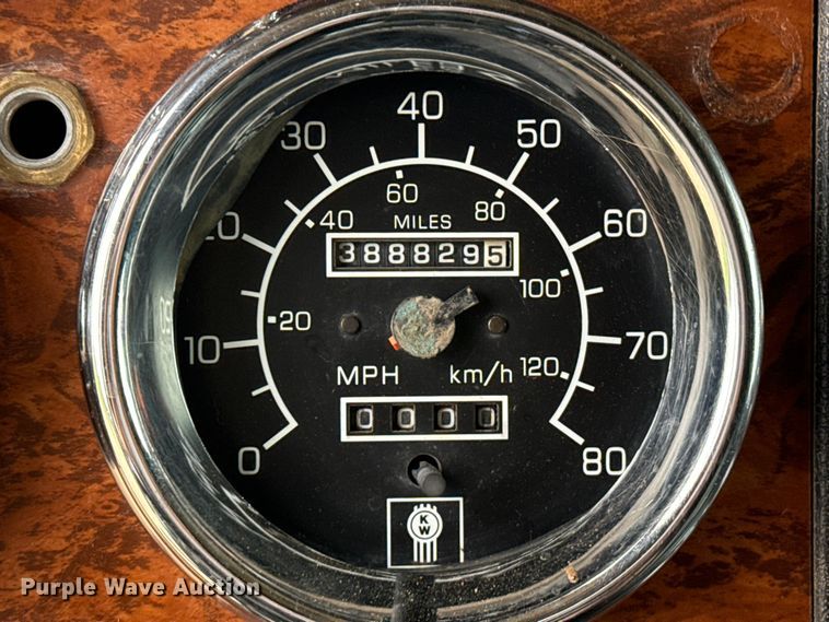 image for item FB6795 1999 Kenworth W900B semi truck