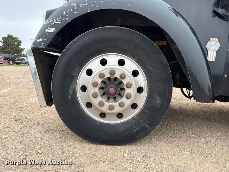 image for item FB6795 1999 Kenworth W900B semi truck