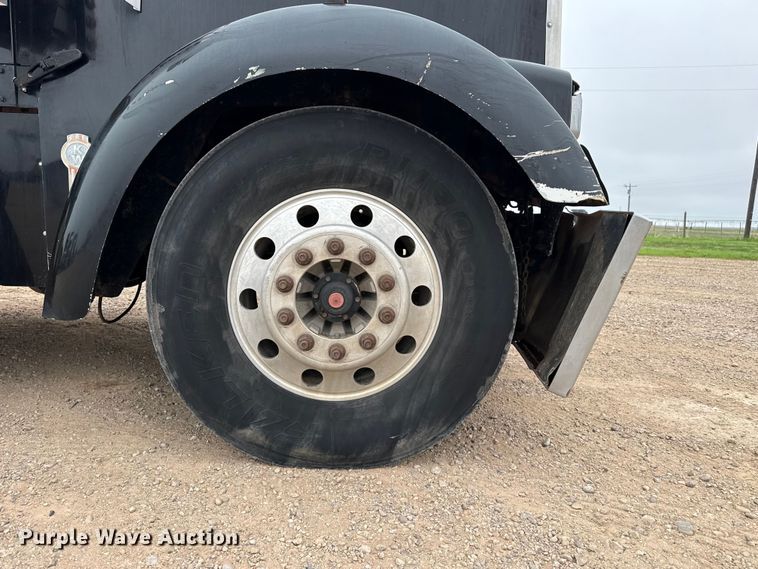 image for item FB6795 1999 Kenworth W900B semi truck