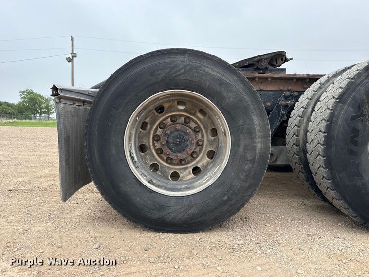 image for item FB6795 1999 Kenworth W900B semi truck