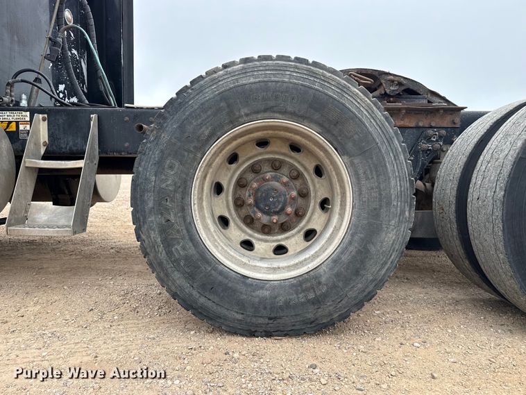 image for item FB6795 1999 Kenworth W900B semi truck