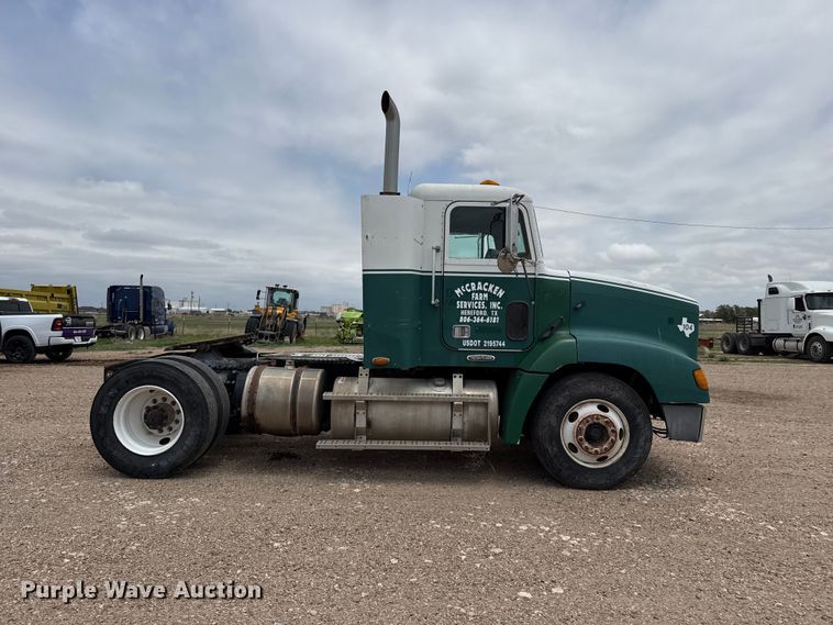image for item FB6799 2003 Freightliner semi truck
