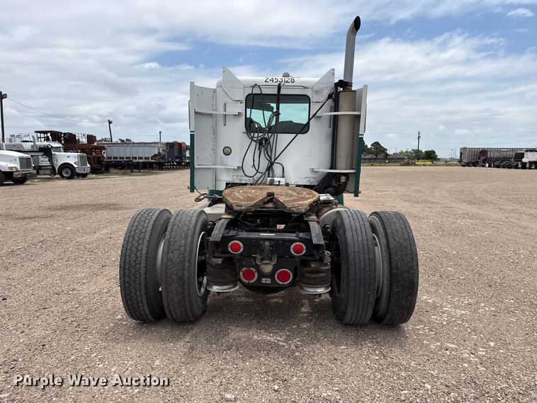 image for item FB6799 2003 Freightliner semi truck