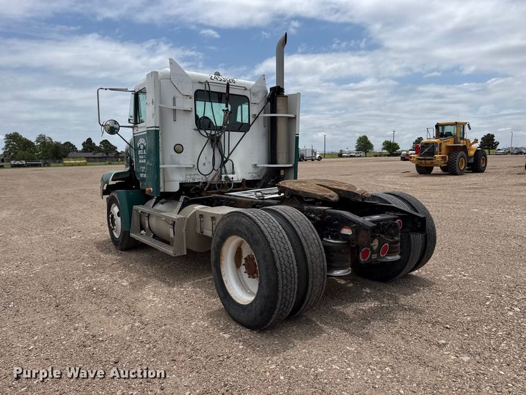 image for item FB6799 2003 Freightliner semi truck