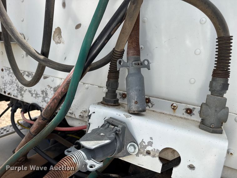 image for item FB6799 2003 Freightliner semi truck