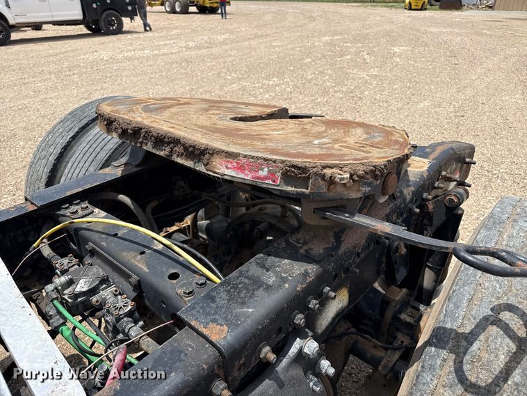 image for item FB6799 2003 Freightliner semi truck