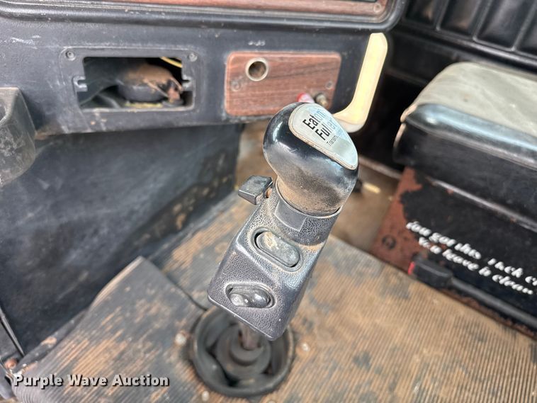 image for item FB6799 2003 Freightliner semi truck