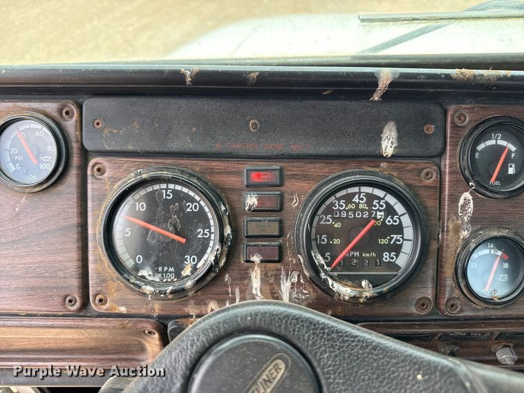 image for item FB6799 2003 Freightliner semi truck