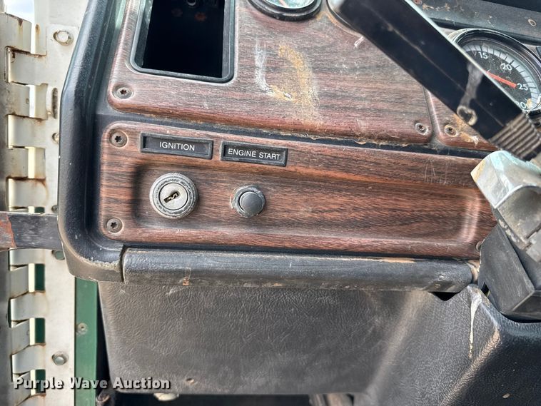 image for item FB6799 2003 Freightliner semi truck