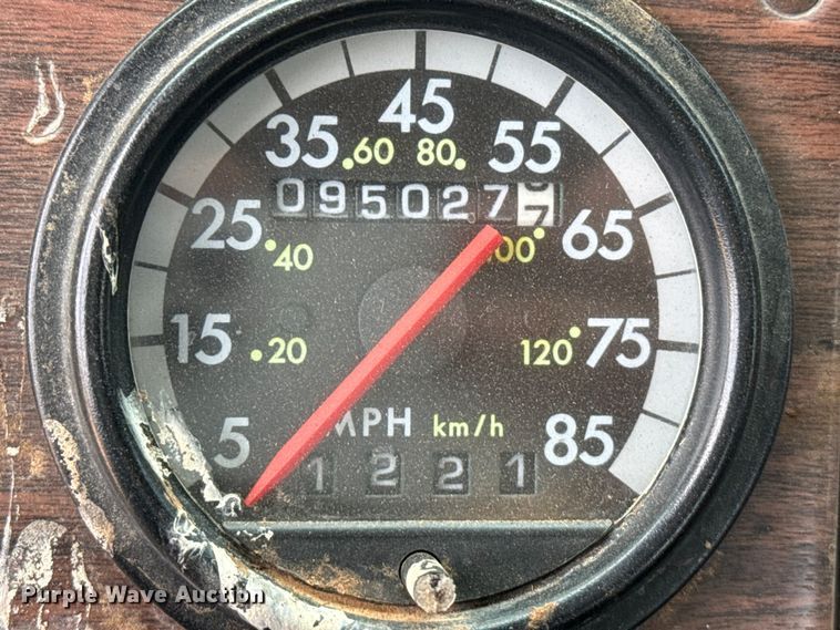 image for item FB6799 2003 Freightliner semi truck