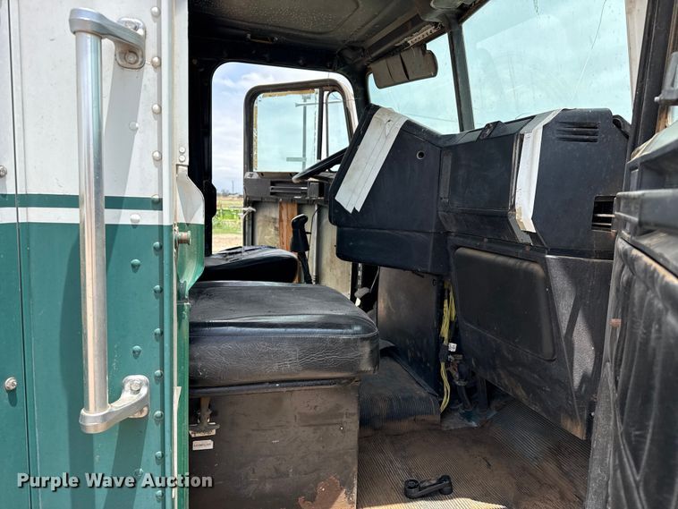 image for item FB6799 2003 Freightliner semi truck