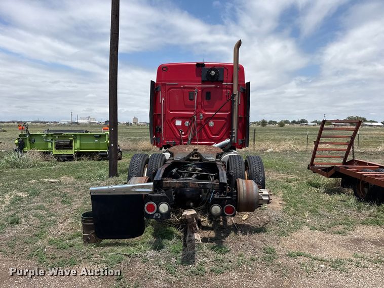 image for item FB6800 2014 Freightliner semi truck