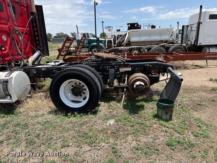 image for item FB6800 2014 Freightliner semi truck