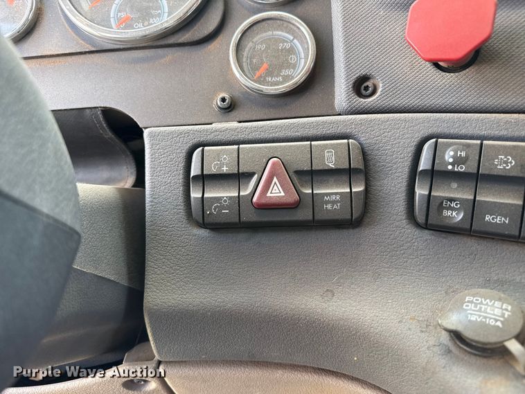 image for item FB6800 2014 Freightliner semi truck