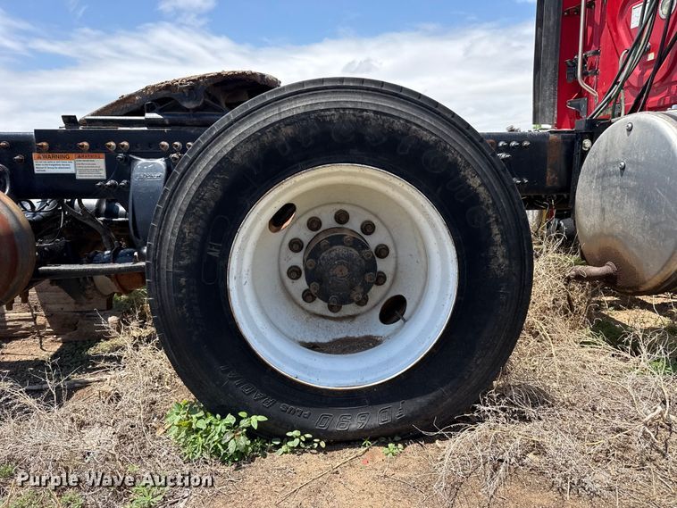 image for item FB6800 2014 Freightliner semi truck