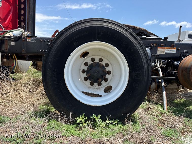 image for item FB6800 2014 Freightliner semi truck