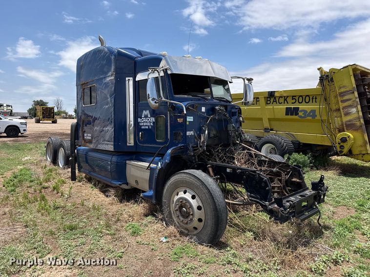 image for item FB6801 2013 Peterbilt 386 semi truck