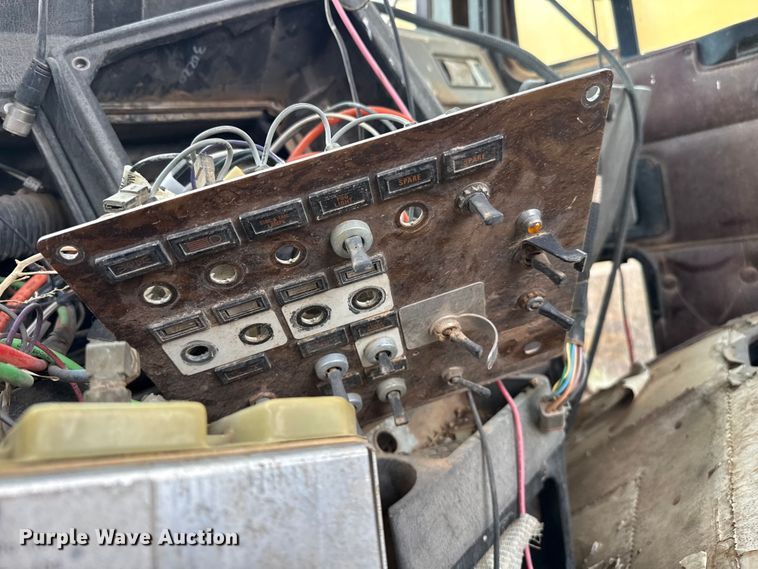 image for item FB6805 1997 Kenworth W900B semi truck