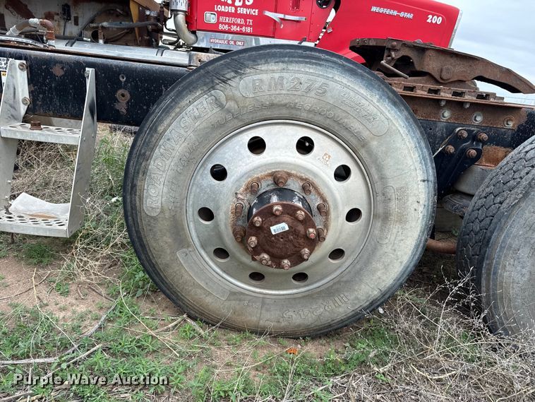 image for item FB6805 1997 Kenworth W900B semi truck
