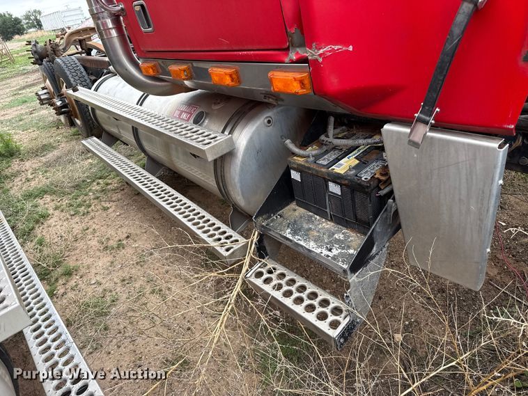 image for item FB6807 1997 Western Star 4964EX truck cab and chassis