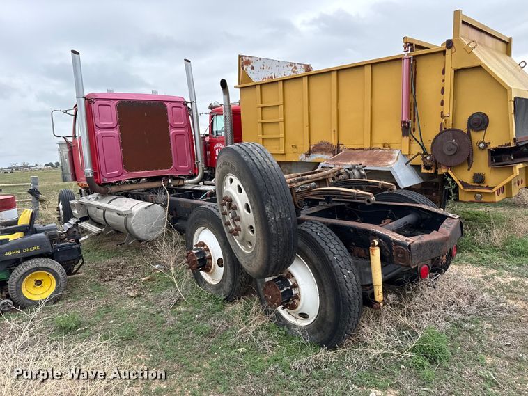 image for item FB6807 1997 Western Star 4964EX truck cab and chassis