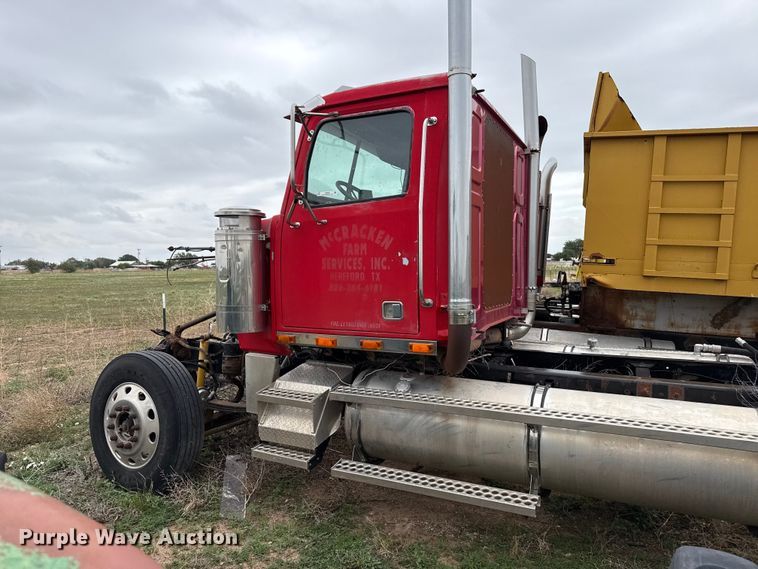 image for item FB6807 1997 Western Star 4964EX truck cab and chassis