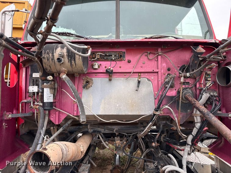 image for item FB6807 1997 Western Star 4964EX truck cab and chassis
