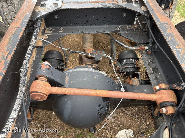 image for item FB6807 1997 Western Star 4964EX truck cab and chassis