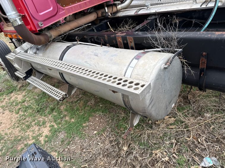image for item FB6807 1997 Western Star 4964EX truck cab and chassis
