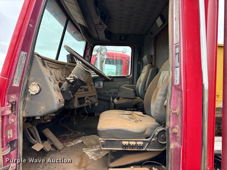 image for item FB6807 1997 Western Star 4964EX truck cab and chassis