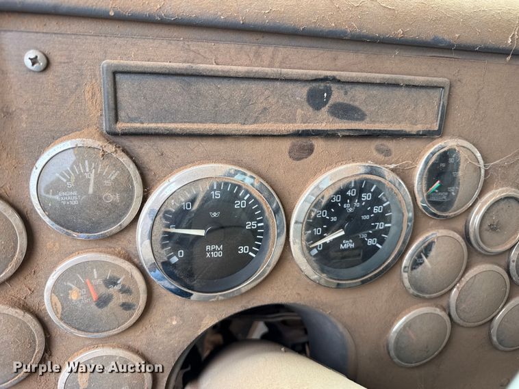 image for item FB6807 1997 Western Star 4964EX truck cab and chassis