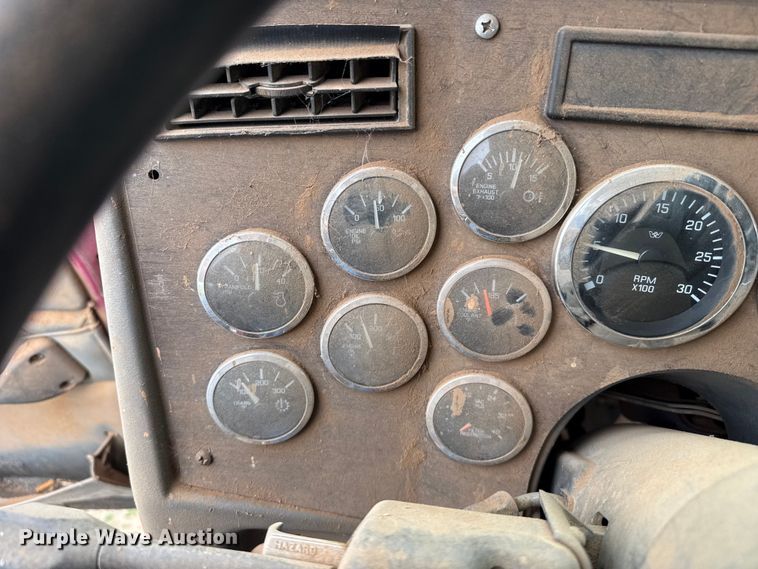 image for item FB6807 1997 Western Star 4964EX truck cab and chassis
