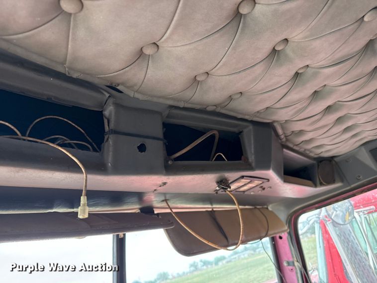 image for item FB6807 1997 Western Star 4964EX truck cab and chassis