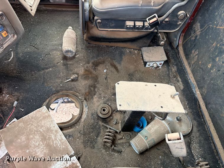 image for item FB6807 1997 Western Star 4964EX truck cab and chassis