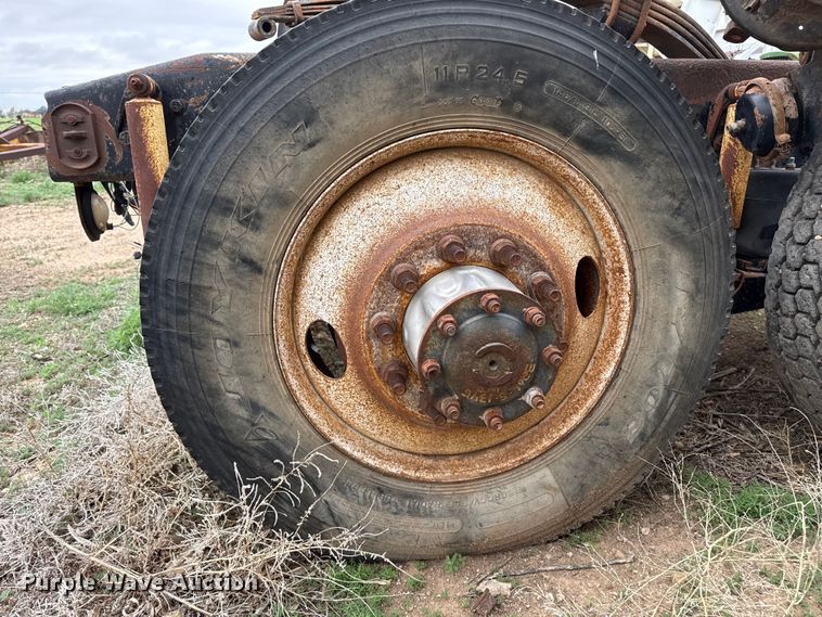 image for item FB6807 1997 Western Star 4964EX truck cab and chassis
